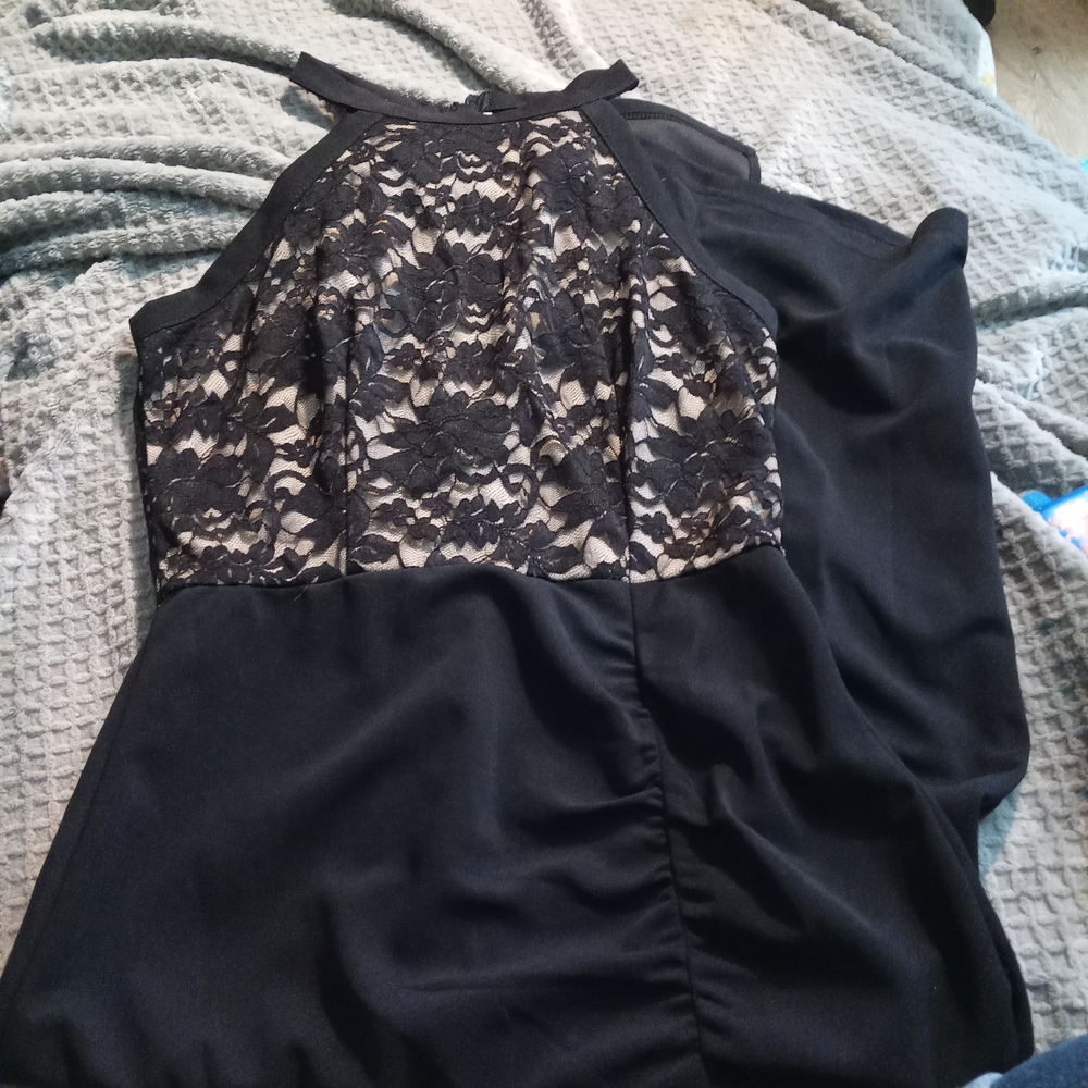 Elegant Black Lace Halter Dress